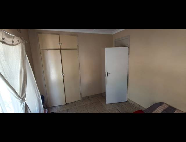 3 BEDROOM APARTMENT FOR SALE IN RUSTENBURG CENTRAL